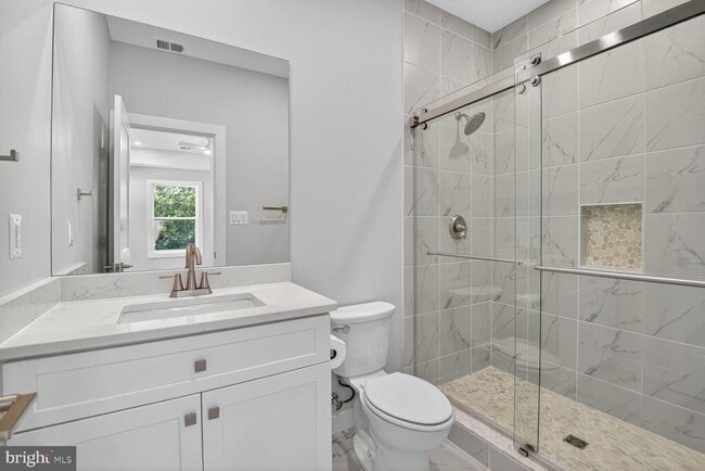 Building Photo - 5310 Cathedral Ave NW