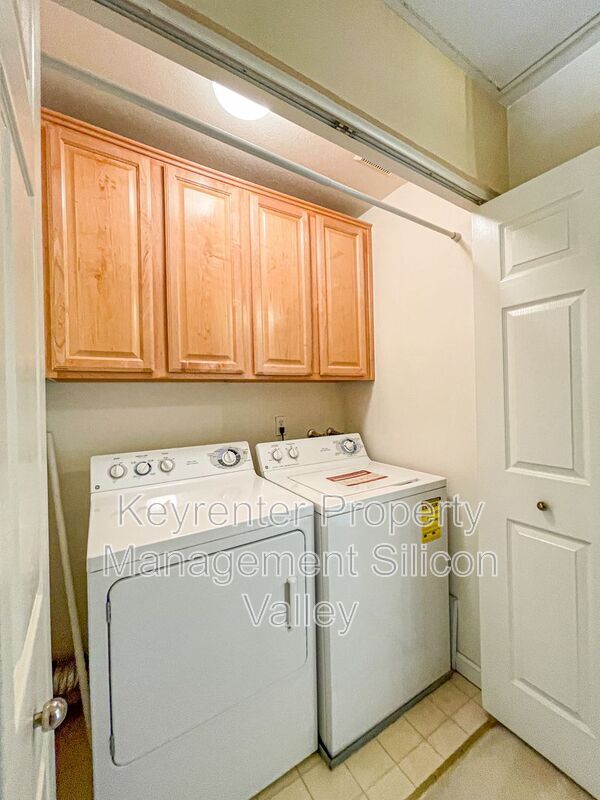Building Photo - 362 Flower Ln