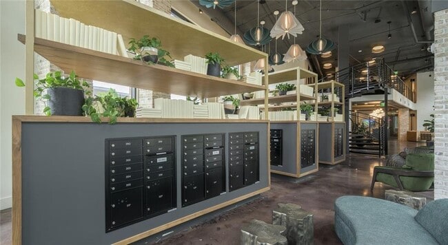 Building Photo - 400 Bishop St NW