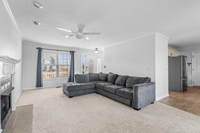 Building Photo - 1213 Channelview Dr