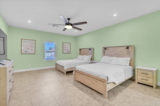 Building Photo - RV GARAGE | Single Story | Furnished Or Unfurnished