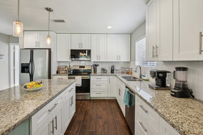 Building Photo - 1006 Glacier Hill Dr