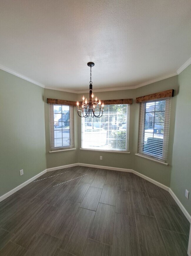 Building Photo - 3-Bedroom 2 Story Home in a Gated Communit...