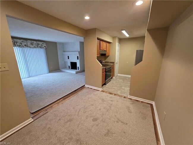 Building Photo - 4003 Governors Square