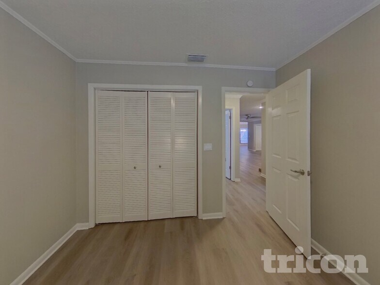 Building Photo - 15803 Hampton Village Dr