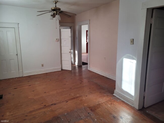 Building Photo - 2 br, 1 bath House - 922 Greendale Drive