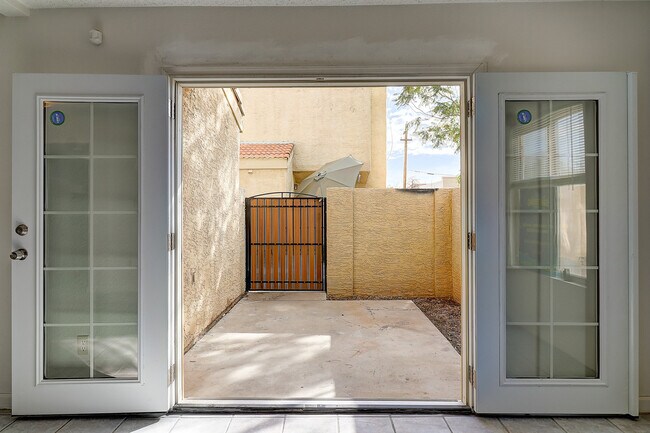 Building Photo - 17032 N 16th Dr