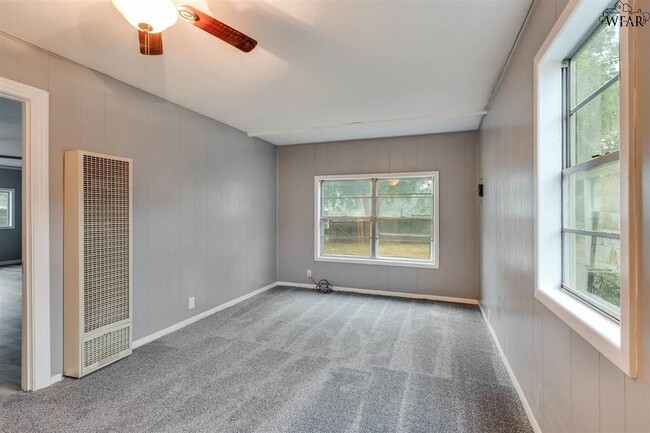 Building Photo - 523 W Inwood Dr