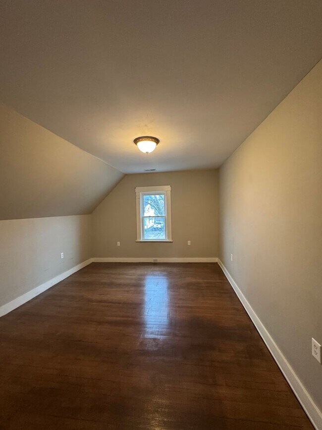 Building Photo - 3338 Marvin Ave