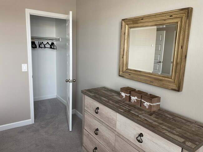 Building Photo - 24085 W Ripple Rd