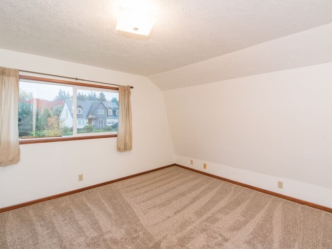 Building Photo - Adorable 2-bdrm/2-bath barn conversion home off River Road—Rural feel, close to everything