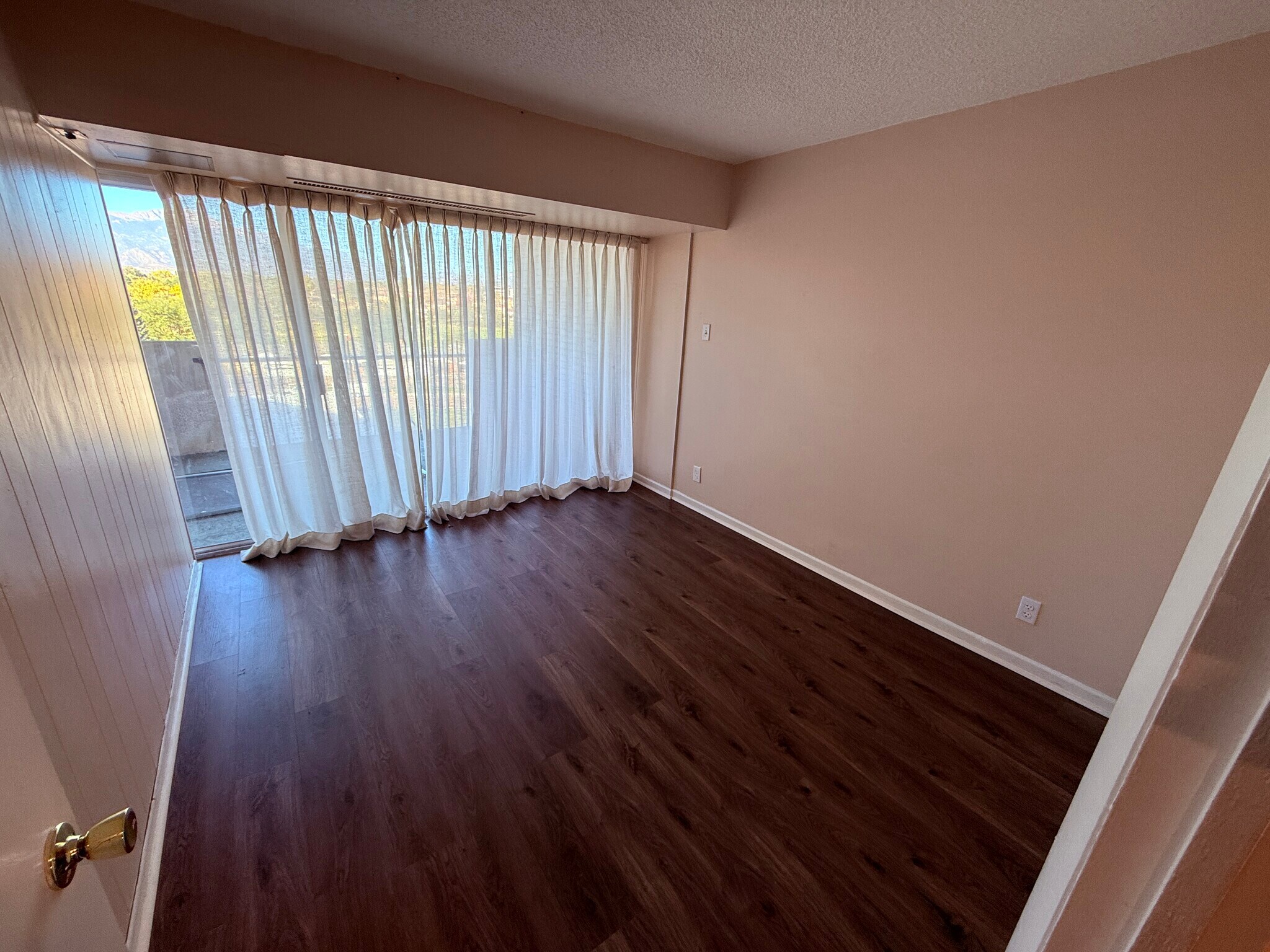 Bedroom 2 - 411 Lakewood Cir
