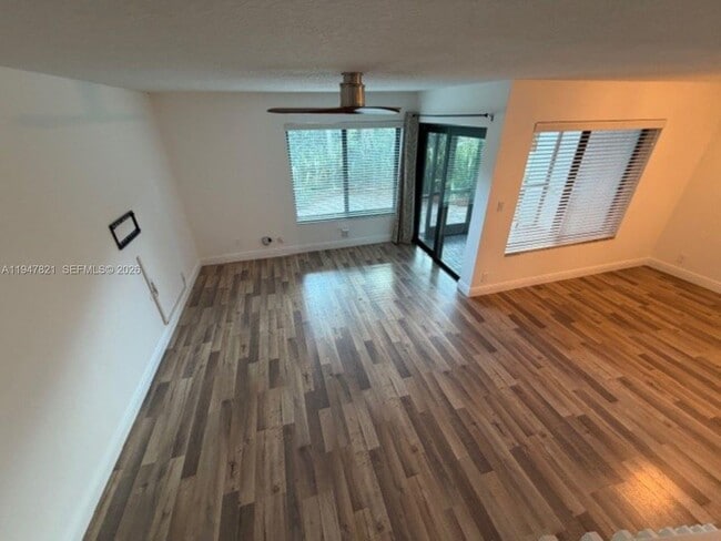 Building Photo - 1617 Cypress Pointe Dr