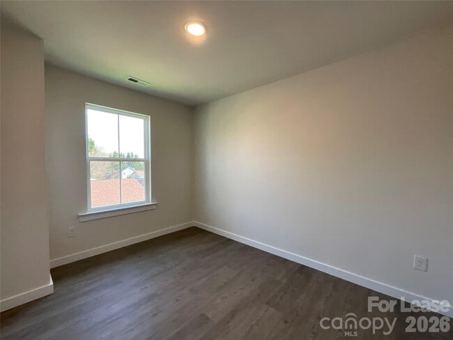 Building Photo - 130 18th St NW