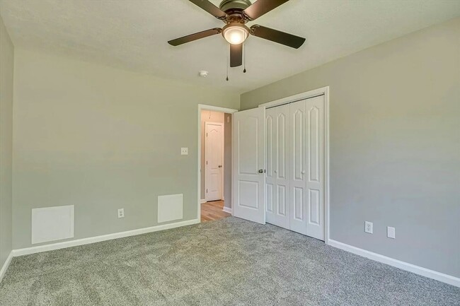 Building Photo - 313 Padrick St