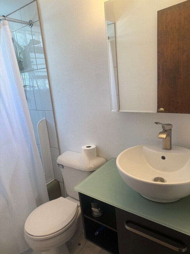 Building Photo - 7601 Banks St