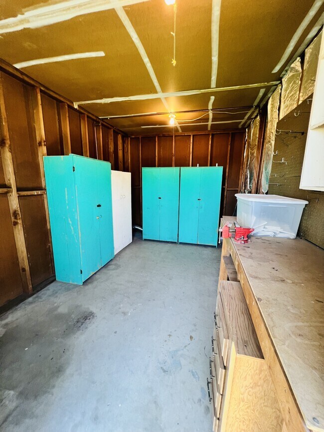 Building Photo - 500 River Oaks Dr