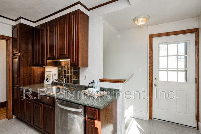 Building Photo - 1629 Watson Ave