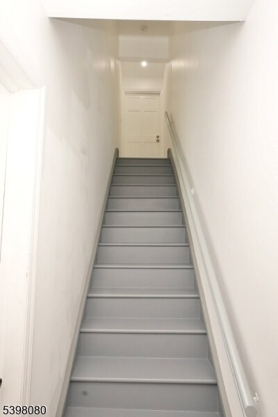 Building Photo - 60 Sidney St