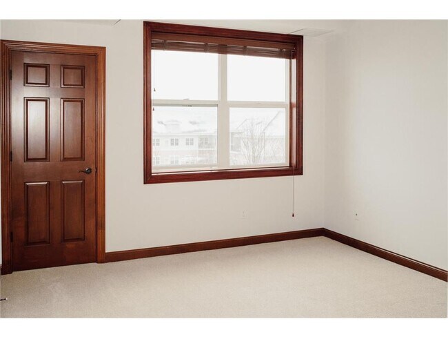 Building Photo - 2670 Kelley Pkwy