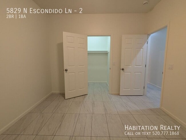 Building Photo - 5829 N Escondido Ln