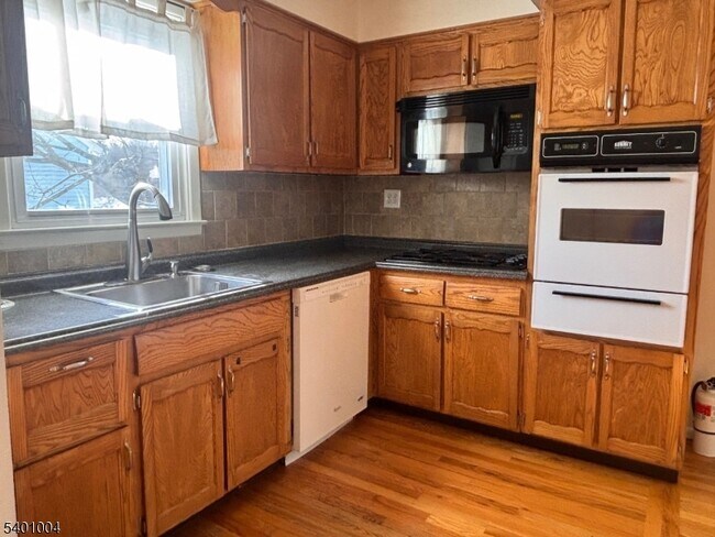 Building Photo - 31 Garbarino Ave