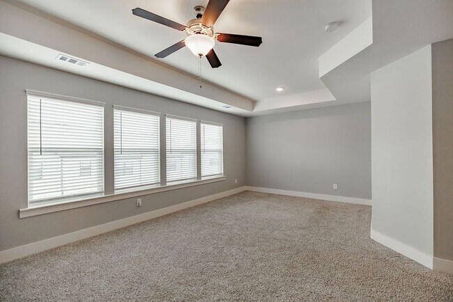 Building Photo - 38 Auburn Wds Dr