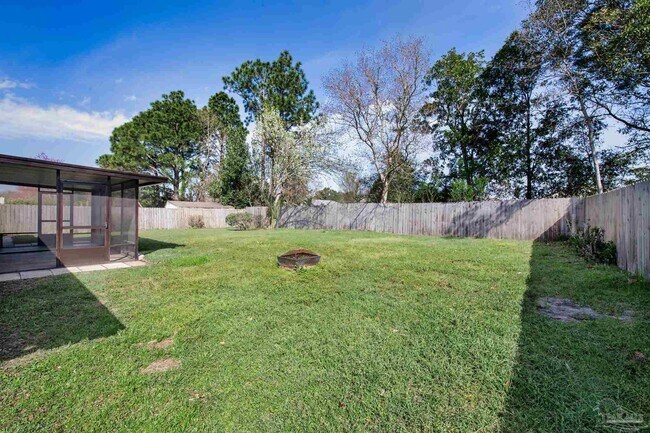 Building Photo - 9568 Brentwood Blvd