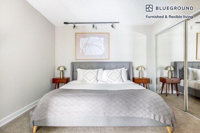 Building Photo - 616 Esplanade-SI FL2-ID440