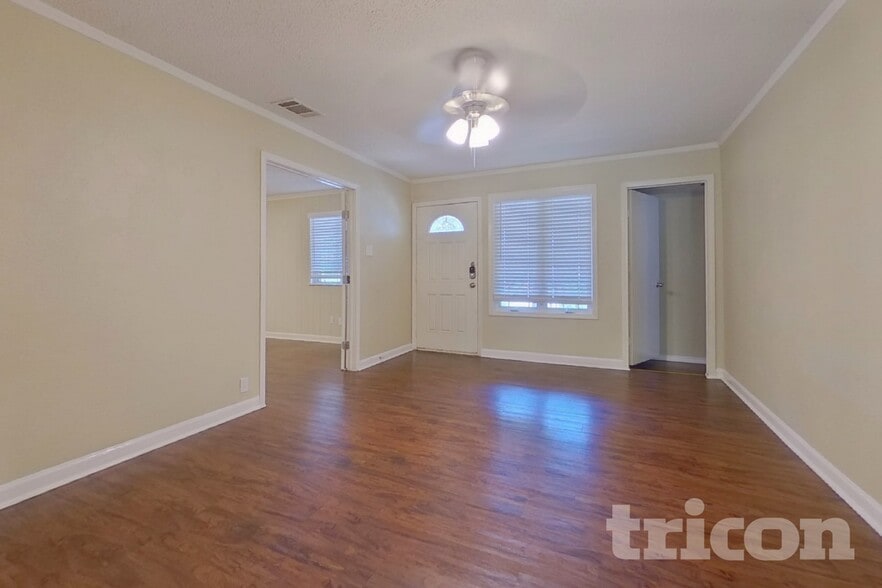 Building Photo - 5536 Dunson Dr