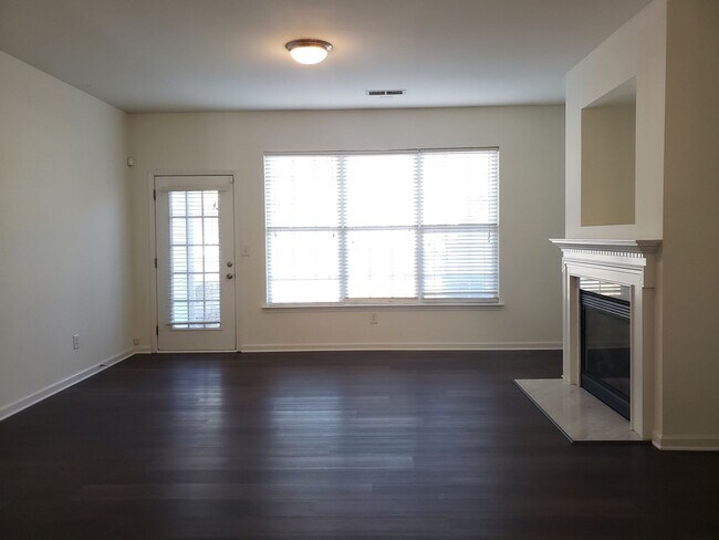 Building Photo - 5 bedroom home in Carrington Ridge