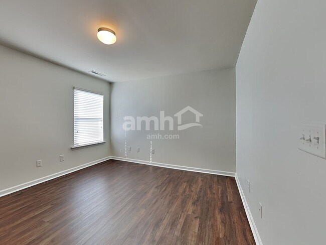 Building Photo - 8112 Hovingham Way