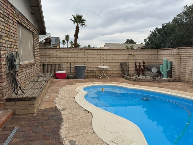 Building Photo - 3Br 3Ba House with Pool Across- RIVERFRONT with Balcony Observation Deck