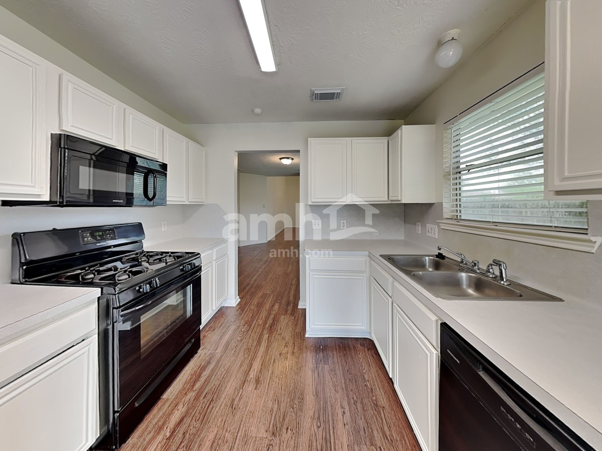 Building Photo - 9220 Mahan Dr