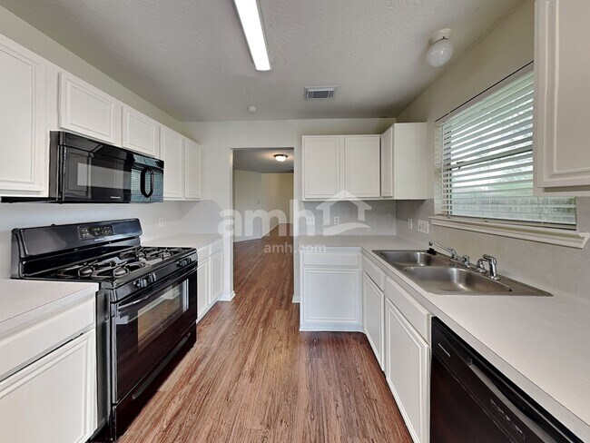 Building Photo - 9220 Mahan Dr