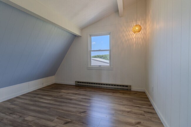 Building Photo - 7825 S Lake Leelanau Dr