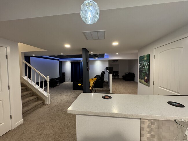 Building Photo - 912 McMurdo Cir