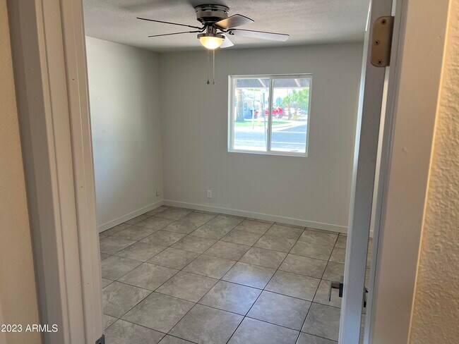 Building Photo - 12611 N 25th Ave