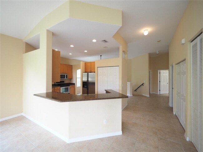 Building Photo - 408 Triano Cir
