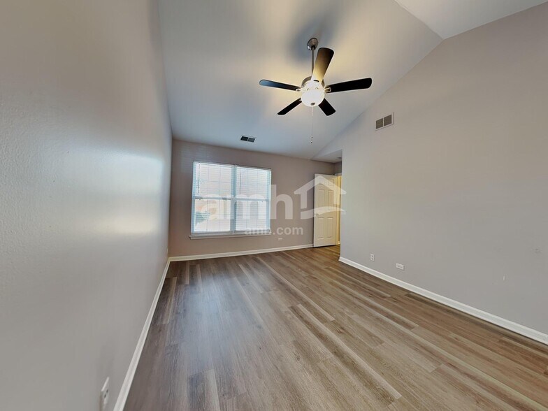 Building Photo - 2990 Waters Edge Cir