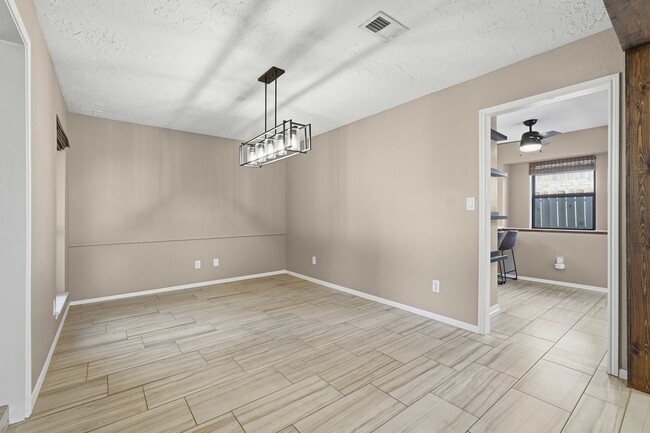 Building Photo - 6231 Autumn Forest Dr