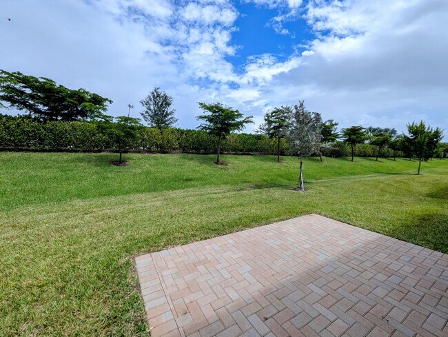 Building Photo - 13541 SW Oceanus Blvd