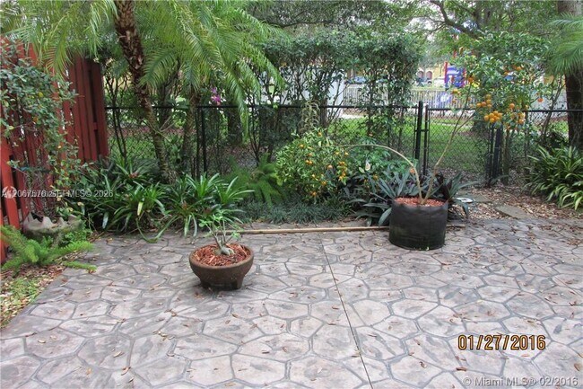 Building Photo - 12738 SW 49th Ct
