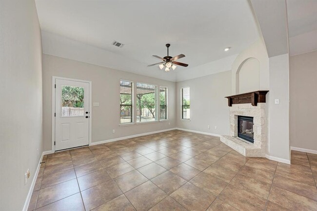 Building Photo - 108 Latitude Ln