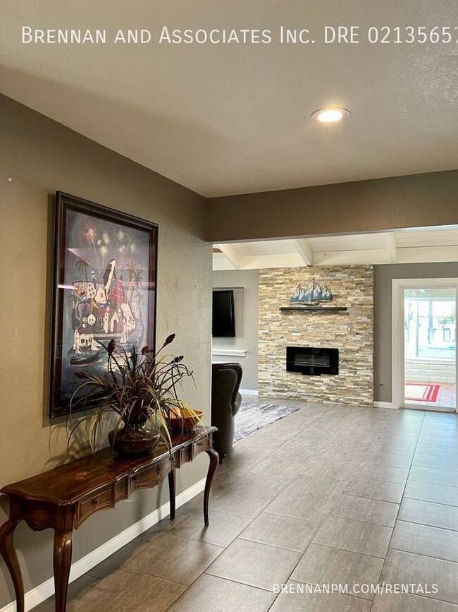 Building Photo - 5775 Sprinter Ln