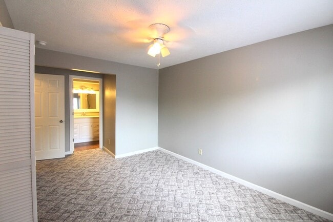 Building Photo - 1030 Blue Ridge Dr