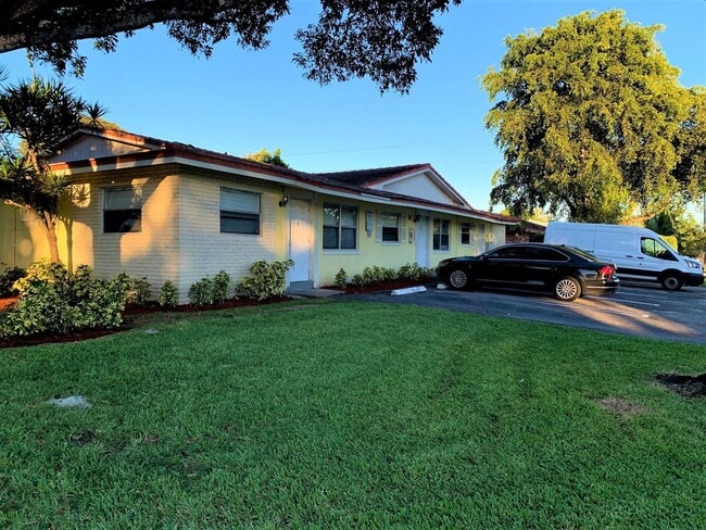 Building Photo - 7827 NW 39th Ct