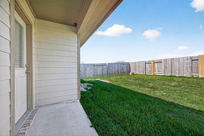 Building Photo - 3326 McDonough Way