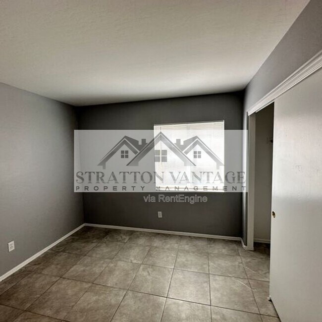 Building Photo - 12220 W Scotts Dr