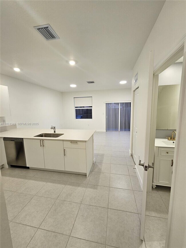 Building Photo - 27669 SW 155th Ave